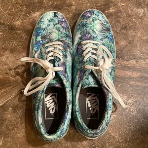 Women’s Vans Size 8